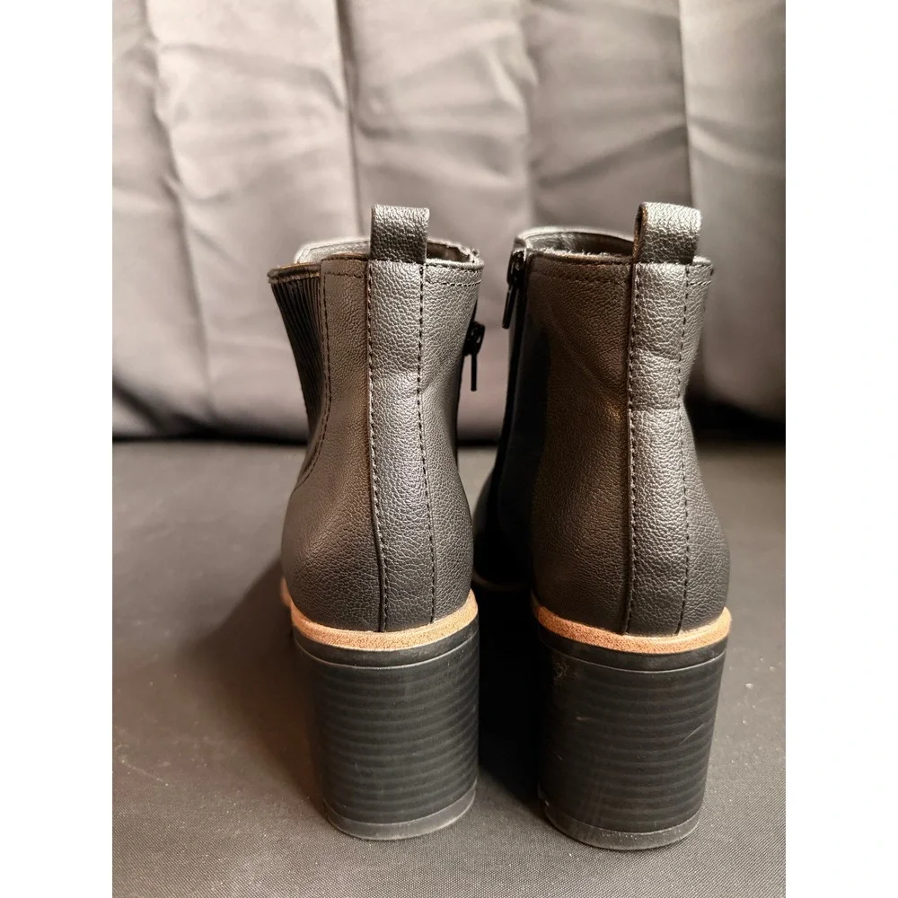 Naturalizer Madalynn Gore Black Ankle Boots Block Heel Lug Sole Women 8.5M Comfy